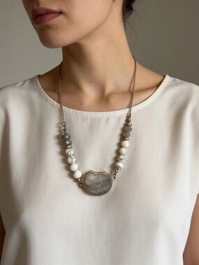 Gold-Tone White Howlite & Agate Pendant Necklace